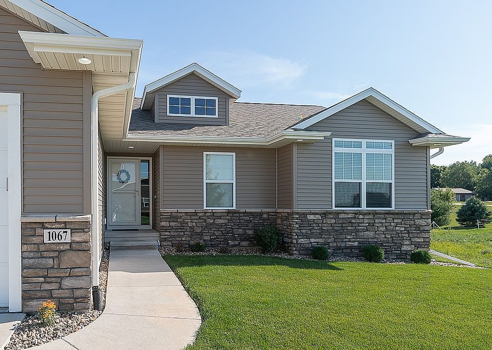 Oversized 2 stall garage