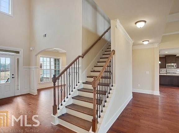 4th image of 409 Warren Way #38
