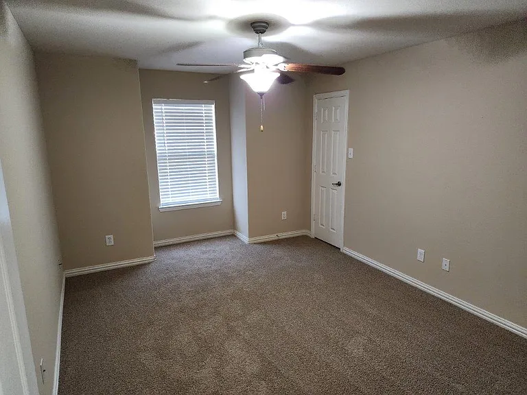 14028 Zippo Way — Photo 3
