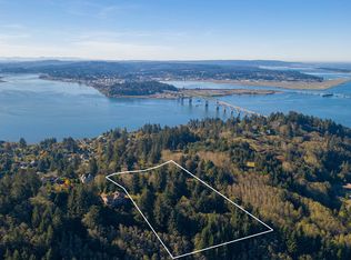 66833 Robin Rd, North Bend, OR 97459