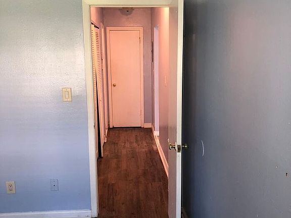 3rd image of 2325 W Pensacola St APT 124