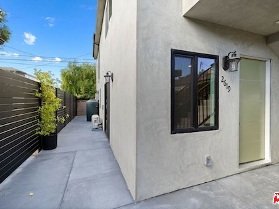 1st image of 2619 Veteran Ave