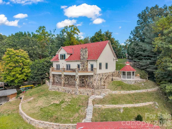 144 Neighborly Dr, Lake Lure, NC 28746