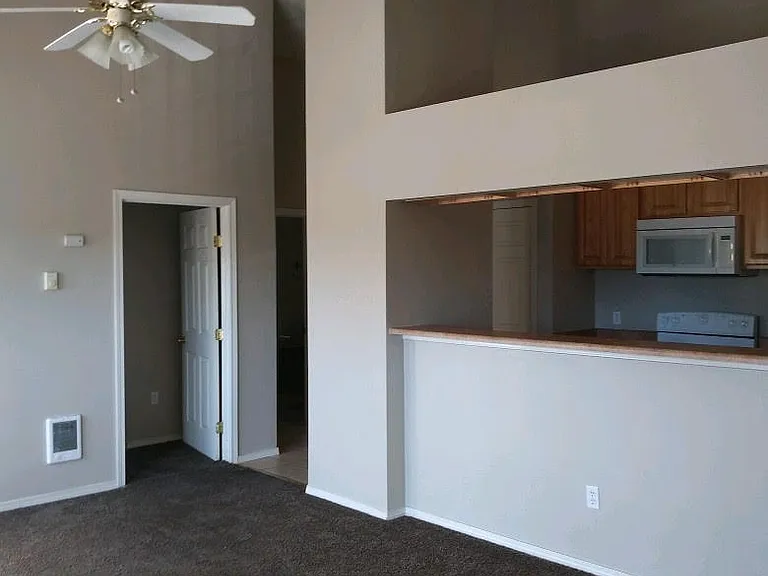 Vessey Park Apartments — Photo 28