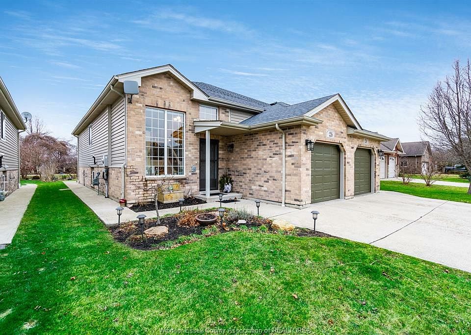 1st image of 226 Dieppe Cres