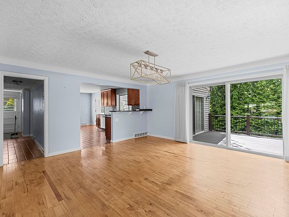 5th image of 2616 Brentwood Rd