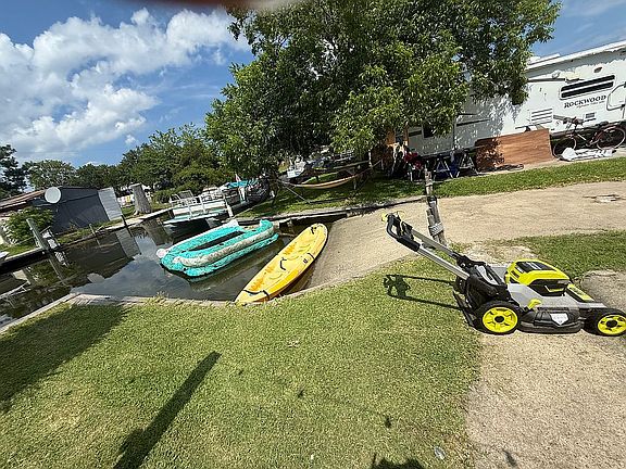 Boat ramp 
