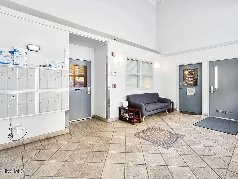 311 N 2nd St #G — Photo 43