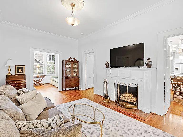 112 Capers St — Photo 10