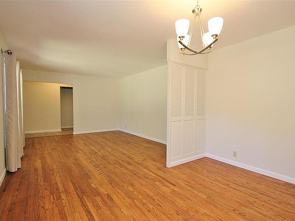 3rd image of 3040 Chadwick Dr
