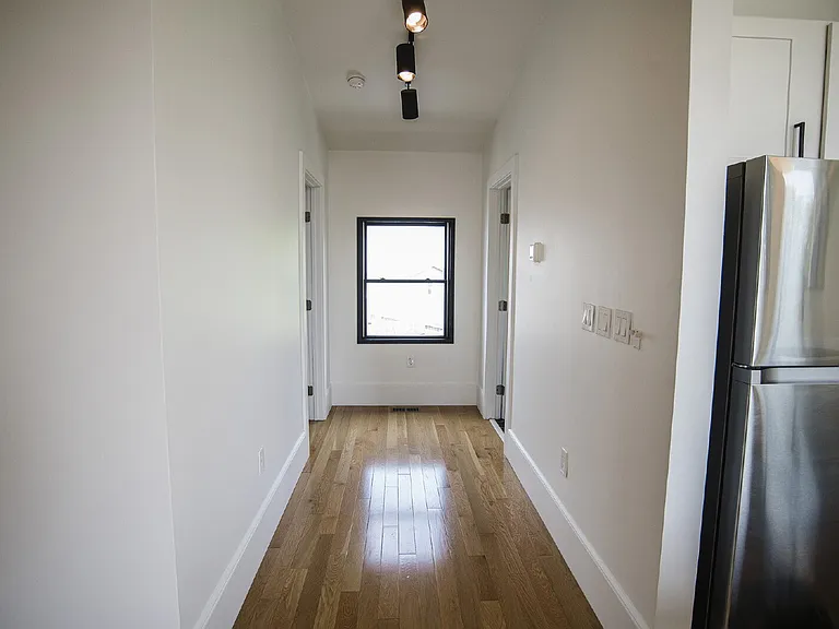 503 N Cameron St — Photo 12