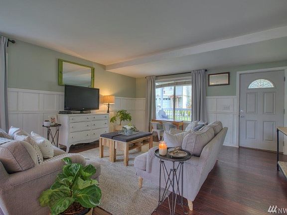 4th image of 32127 Morgan Dr