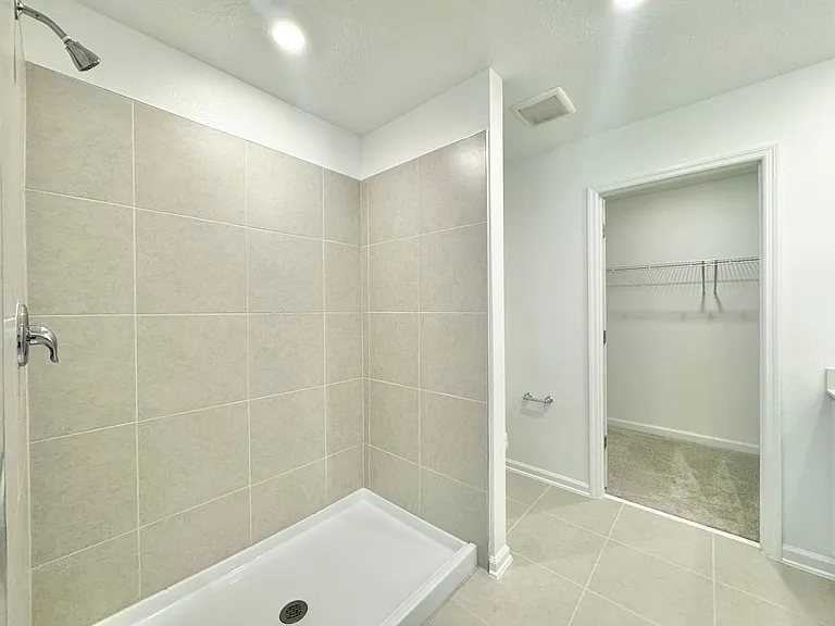 1938 Sarah St — Photo 17