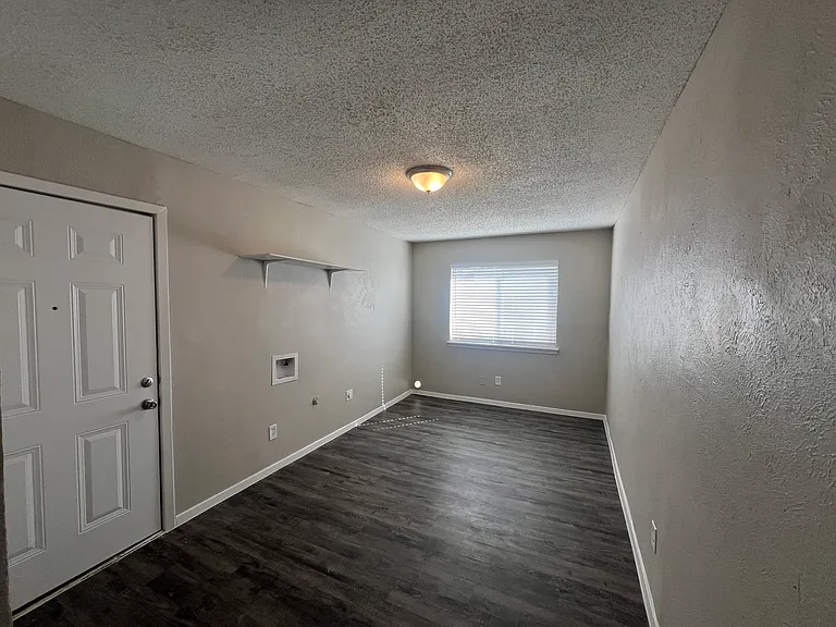 3037 Burning Tree Ln — Photo 21