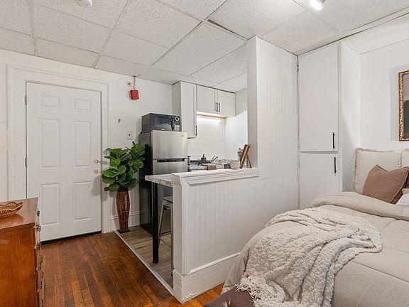 3rd image of 928 Dorchester Ave APT 2
