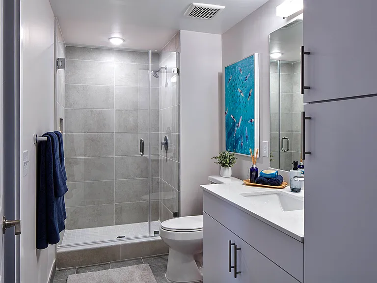1930 SW 28th St #303 — Photo 13