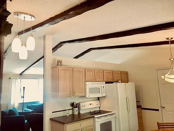 4th image of 317 Willow Pl