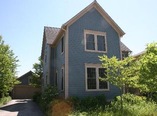 1439 Thimbleweed Rd, Grayslake, IL 60030