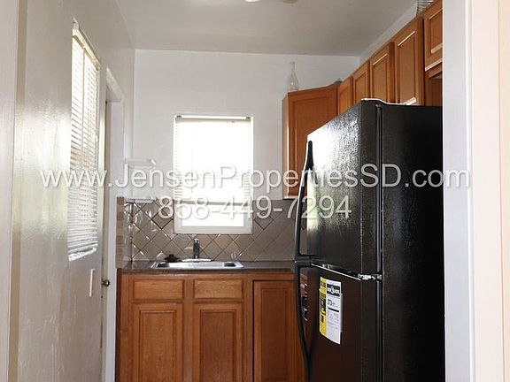 5th image of 5068 Niagara Ave