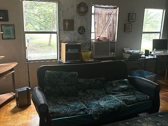 5th image of 21 Lake Shore Dr #21