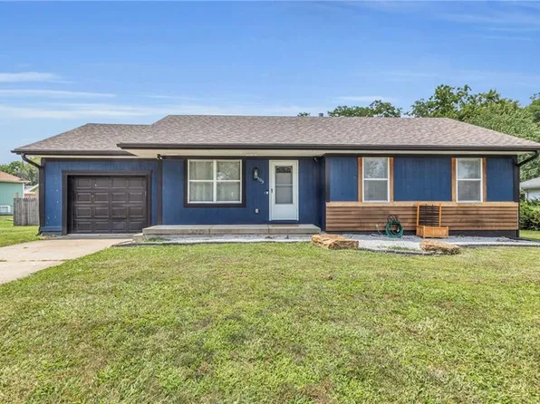 505 Birch St, Peculiar, MO 64078