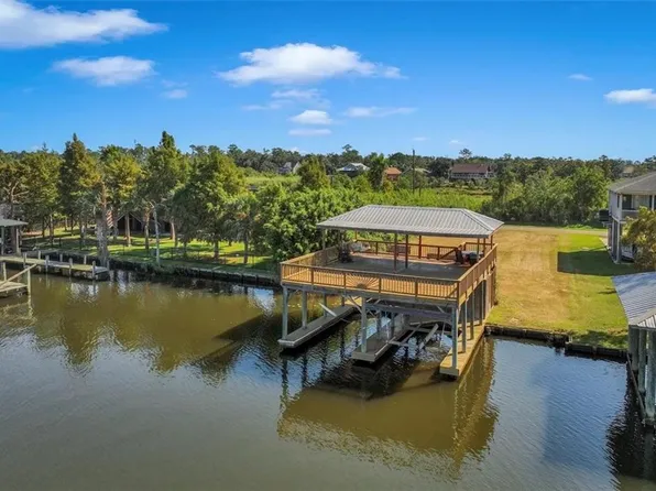 4155 Riverside Dr, Pearlington, MS 39572