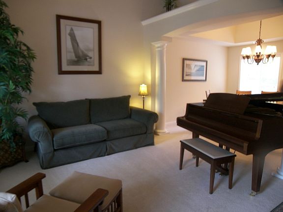 2nd image of 22609 NE 98th Pl