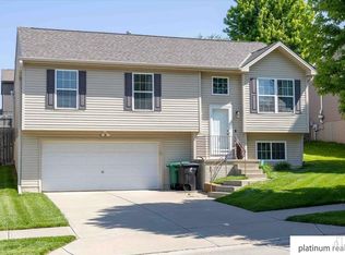 9170 Weber St, Omaha, NE 68122