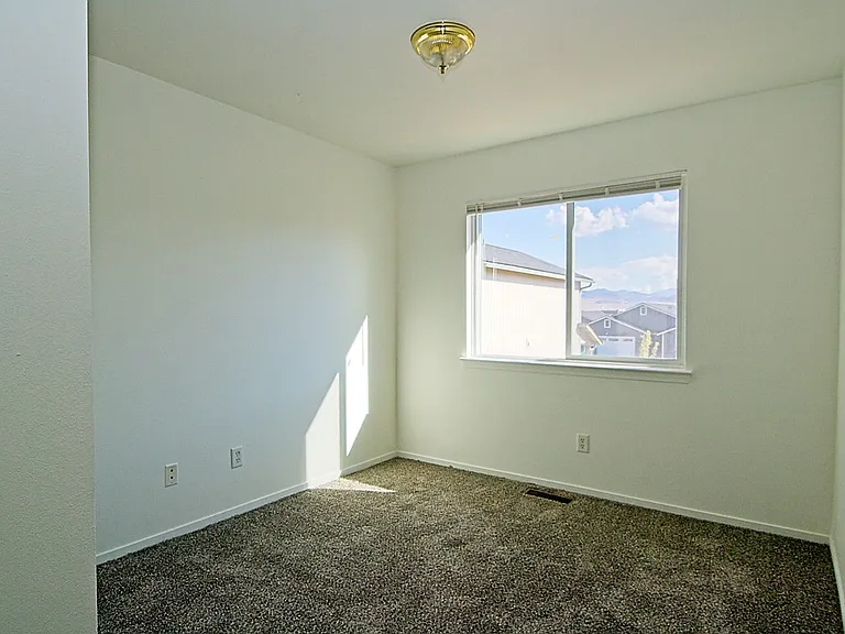 424 Valley Cir #D — Photo 9