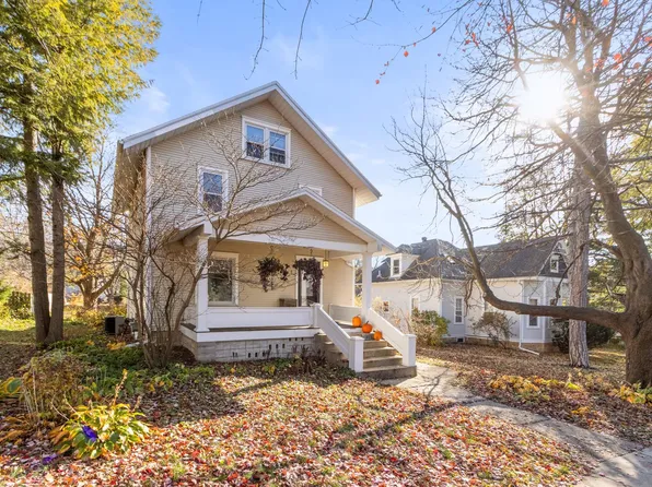 207 S 4th St, Mount Horeb, WI 53572