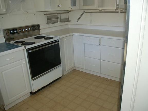 2nd image of 7108 Halifax Ct