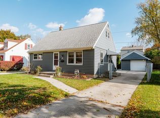 158 N 92nd St, Milwaukee, WI 53226