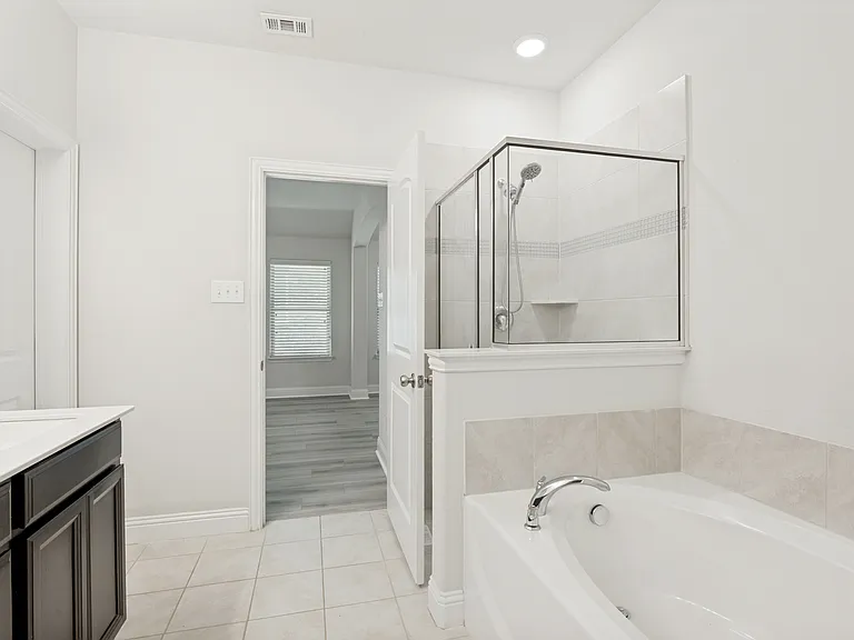 4541 Conrad Ave — Photo 25