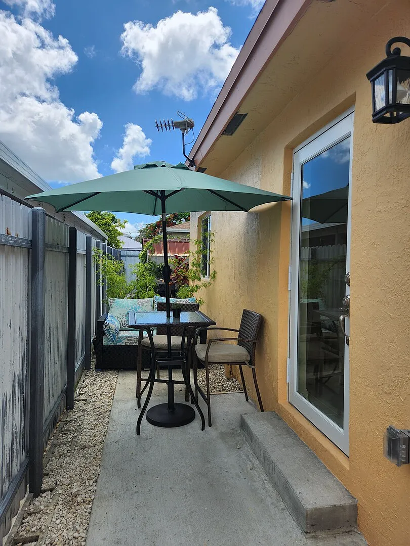 Charming Little River Duplex 1BR/1BA with Patio & Parking 15min to — Photo 2