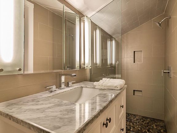 Guest house bath