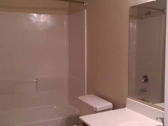 5th image of 323 S French Ct