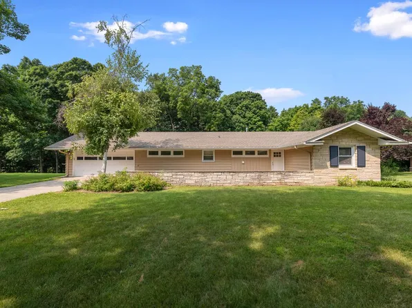 1955 Melody LANE, Brookfield, WI 53005