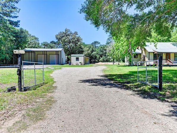 15972 Post Oak Rd, Plantersville, TX 77363