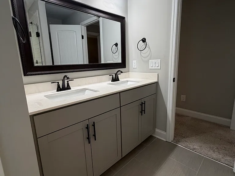 235 Claremont Ct — Photo 28