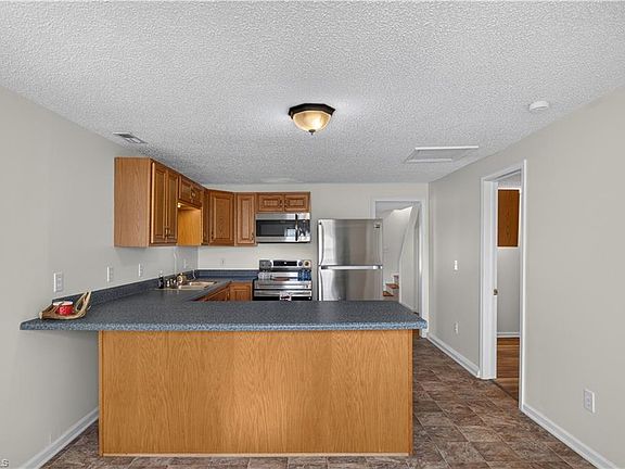 3rd image of 3076 Main St