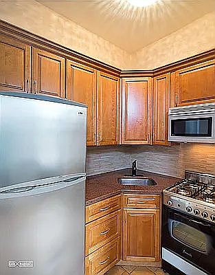 5th image of 200 W 78th St APT 5B