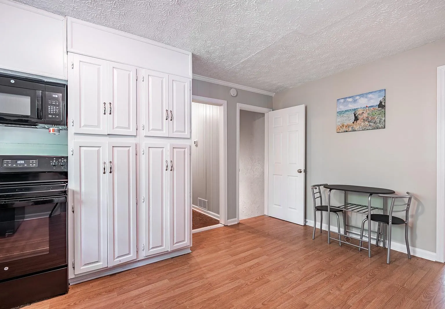 4 bed, 4.0 bath, 1440 sqft, $646 — Photo 4