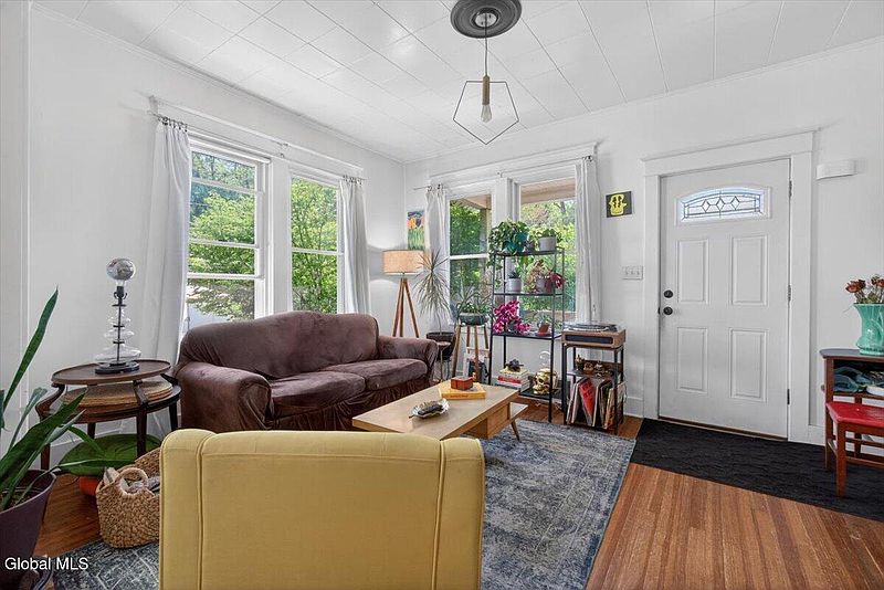 5th image of 2 Woodlawn Terrace