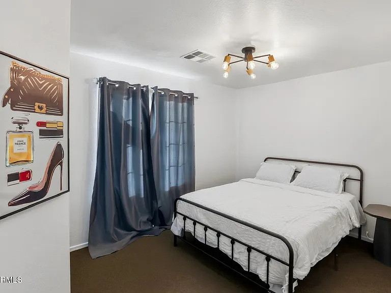 220 W Beechnut Pl — Photo 32