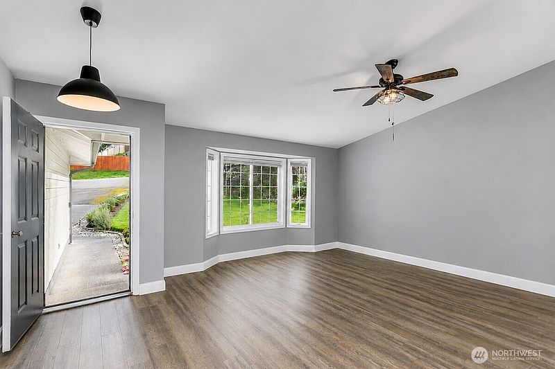 3rd image of 8618 74th Drive NE