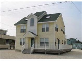 340 W 14th St, Ship Bottom, NJ 08008