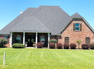 373 Hallmark Dr, Stonewall, LA 71078