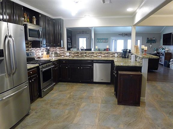 4th image of 241 Crestview Dr
