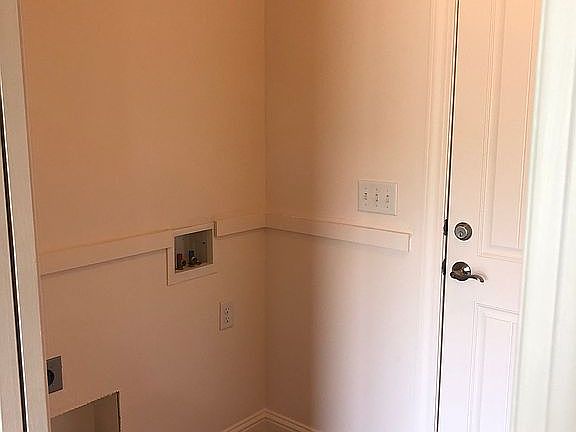 5th image of 1039 S Midway Ave
