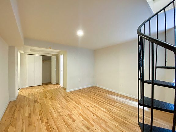 5th image of 214 E 85th St APT 1C